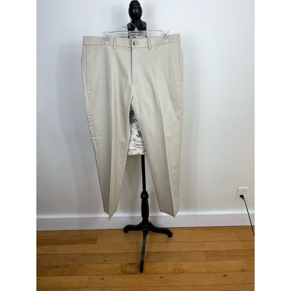 Hagger Straight fit light Tan / off white khaki dress pants with pockets